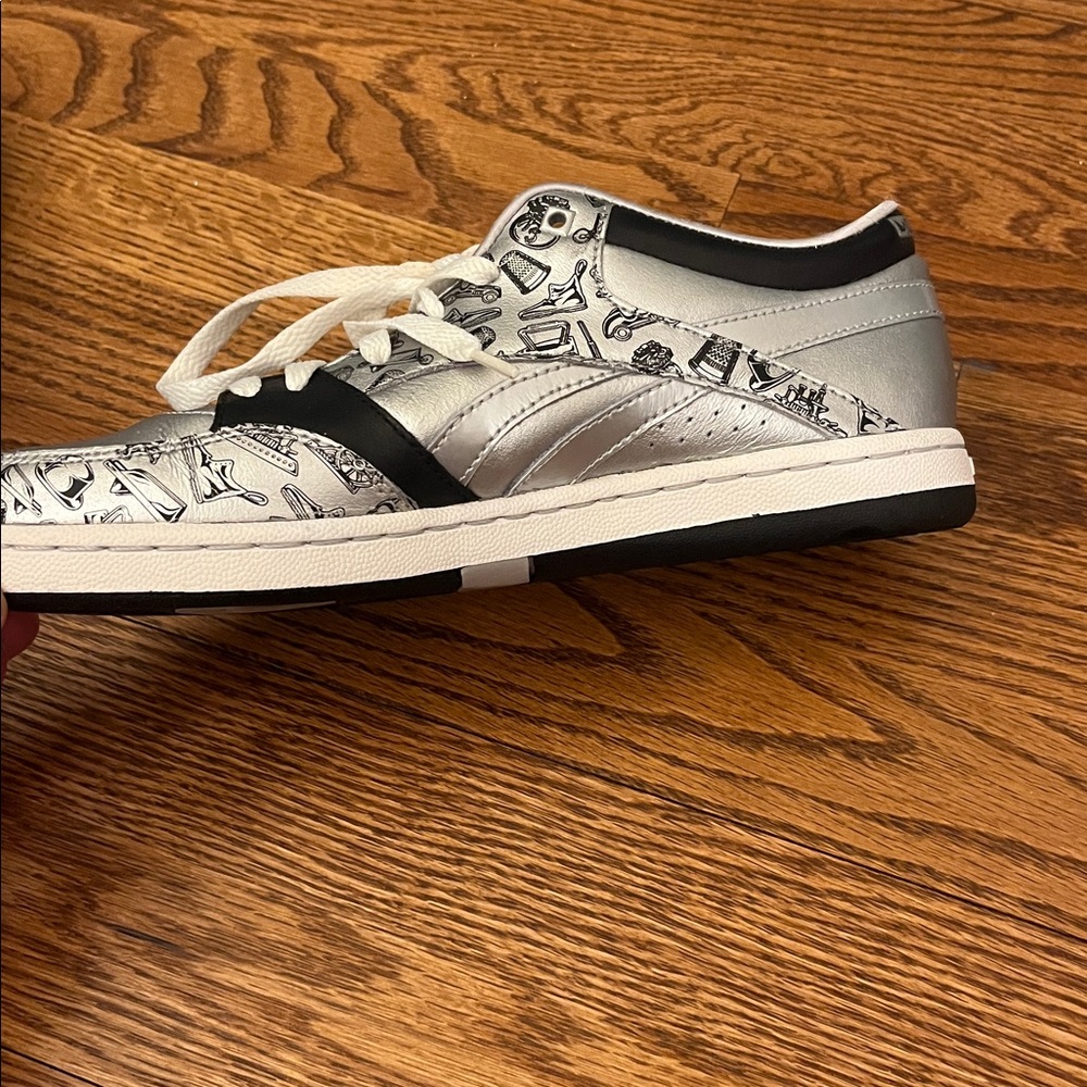Collectible 2008 Reebok Classic Hasbro Monopoly Collection Womens Size 7 - Picture 14 of 15